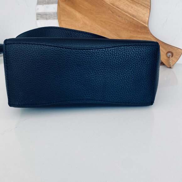 Tory Burch MCGRAW BUCKET BAG - Black - Picture 5 of 5